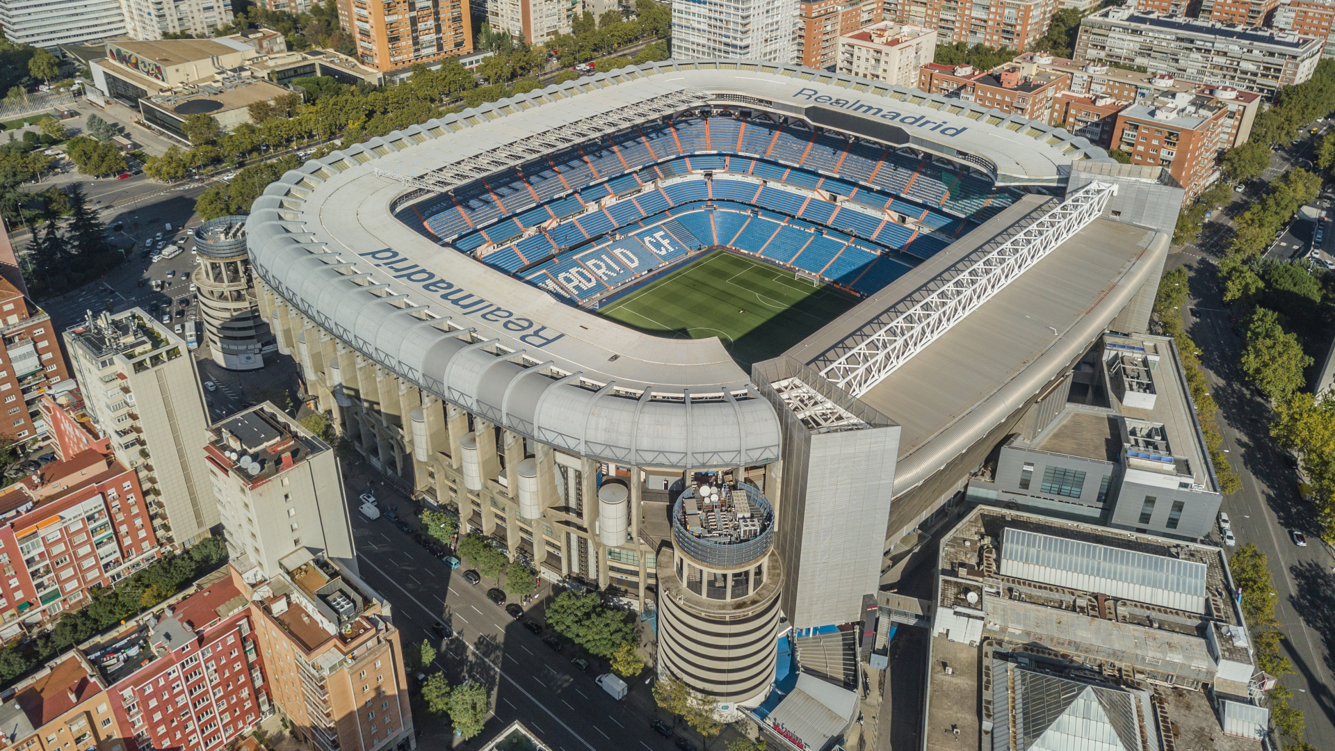 Tembakan udara stadion Santiago Bernabeu - kandang Real Madrid