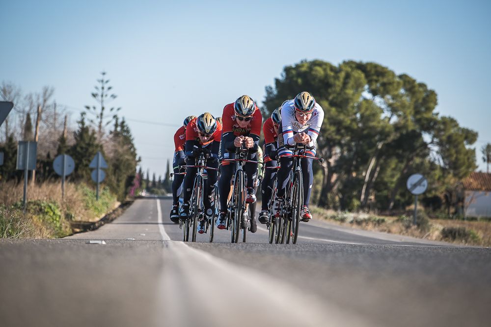 A group ride on TT bikes for Bahrain-Merida