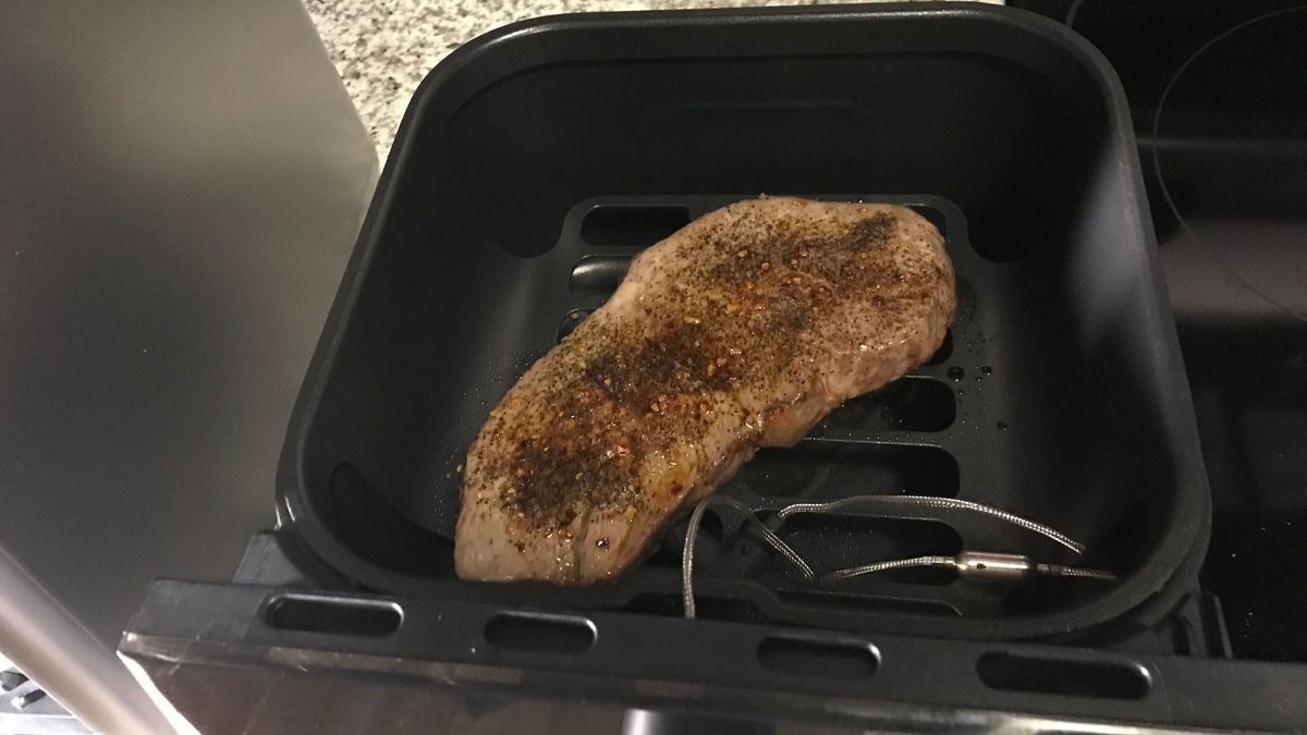 cooked steak in the dreo chekmaker