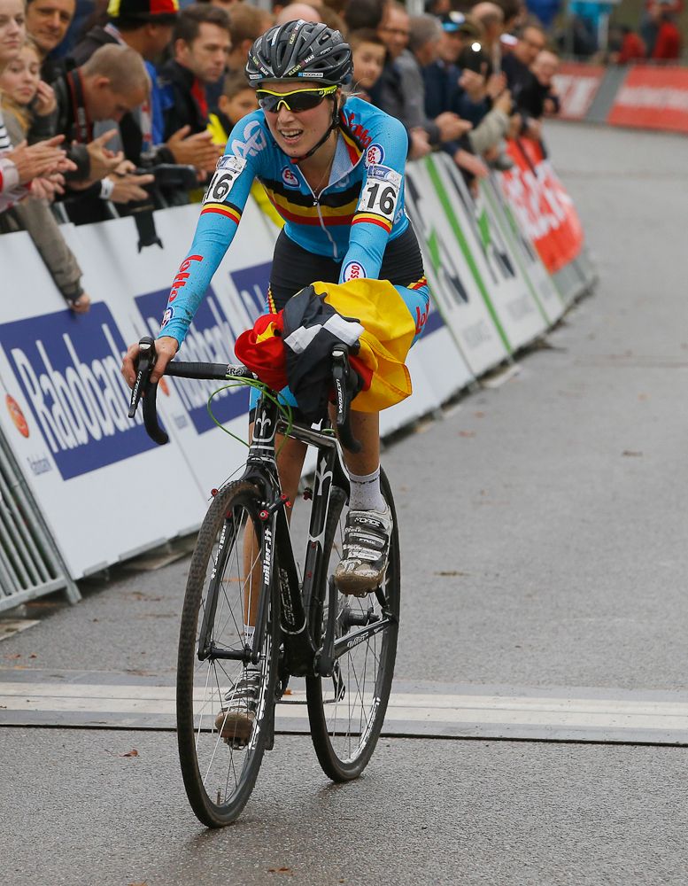 Femke Van Den Driessche (Belgium) takes the women's U23 European championship