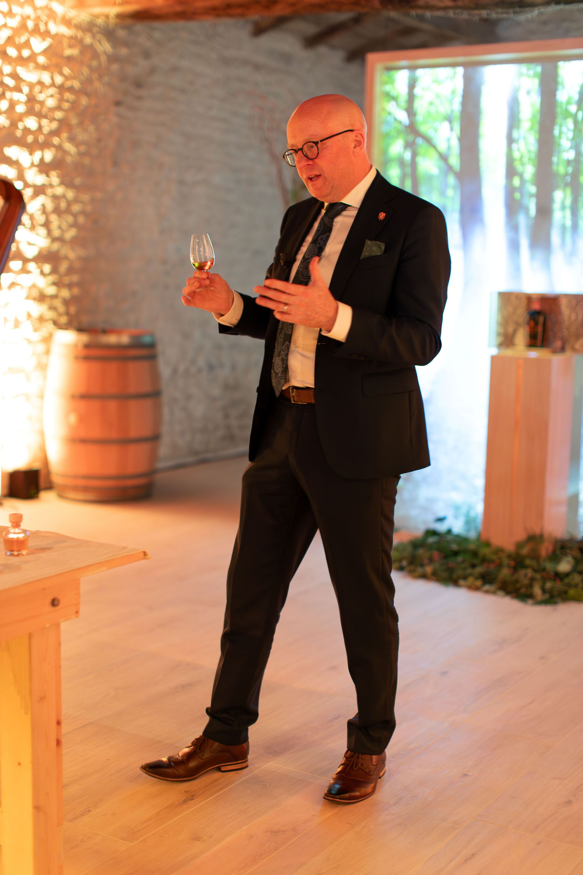 Irish Distillers Midleton Very Rare Forêt de Tronçais Bottle & Cabinet