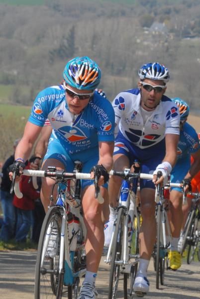 Yuri Trofimov and Olivier Bonnaire on the mur de Laz