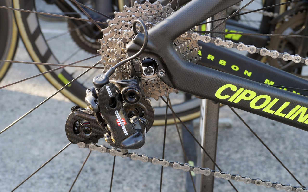 The Italian squad race with Campagnolo Super Record EPS groupsets