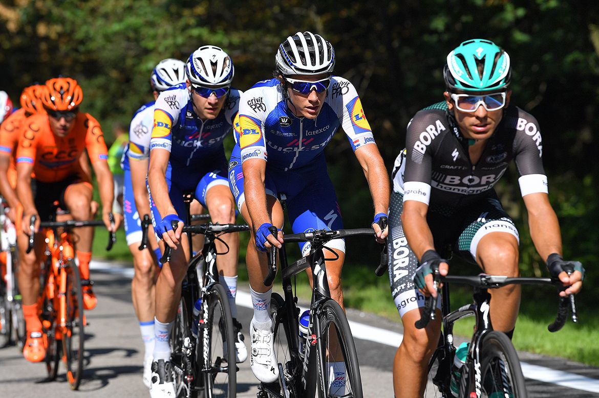 Niki Terpstra in the peloton for Quick-Step Floors