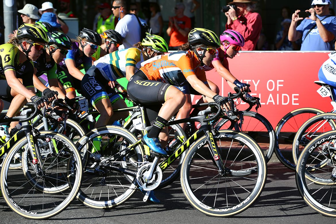 Amanda Spratt (Mitchelton-Scott) wins the 2018 Santos Women's Tour.
