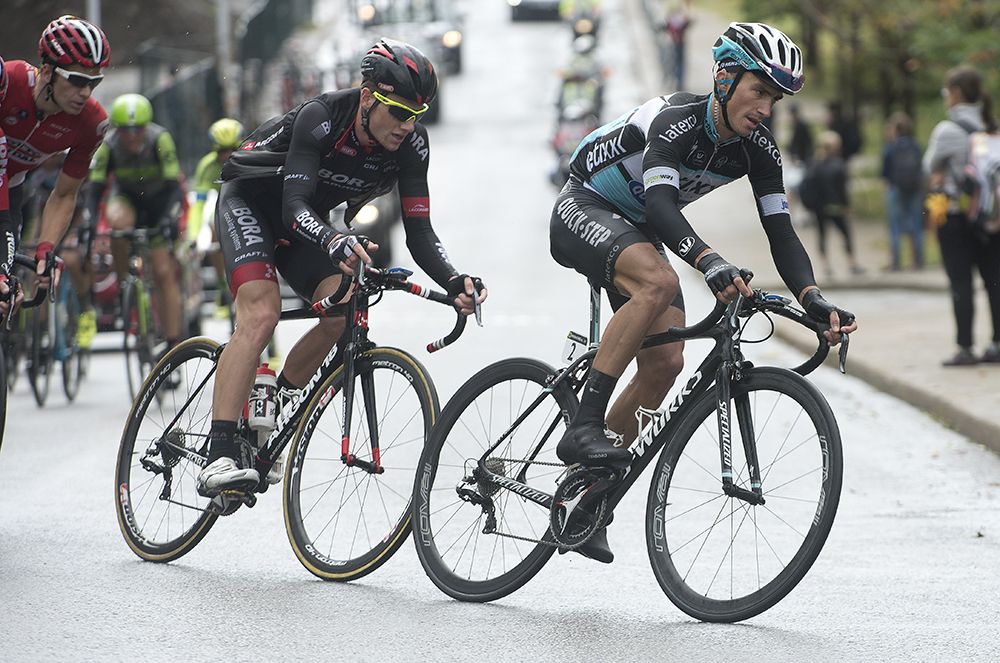 Sam Bennett tucks in behind Julian Alaphilippe