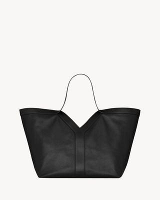 Women's Y Tote in Leather in Black