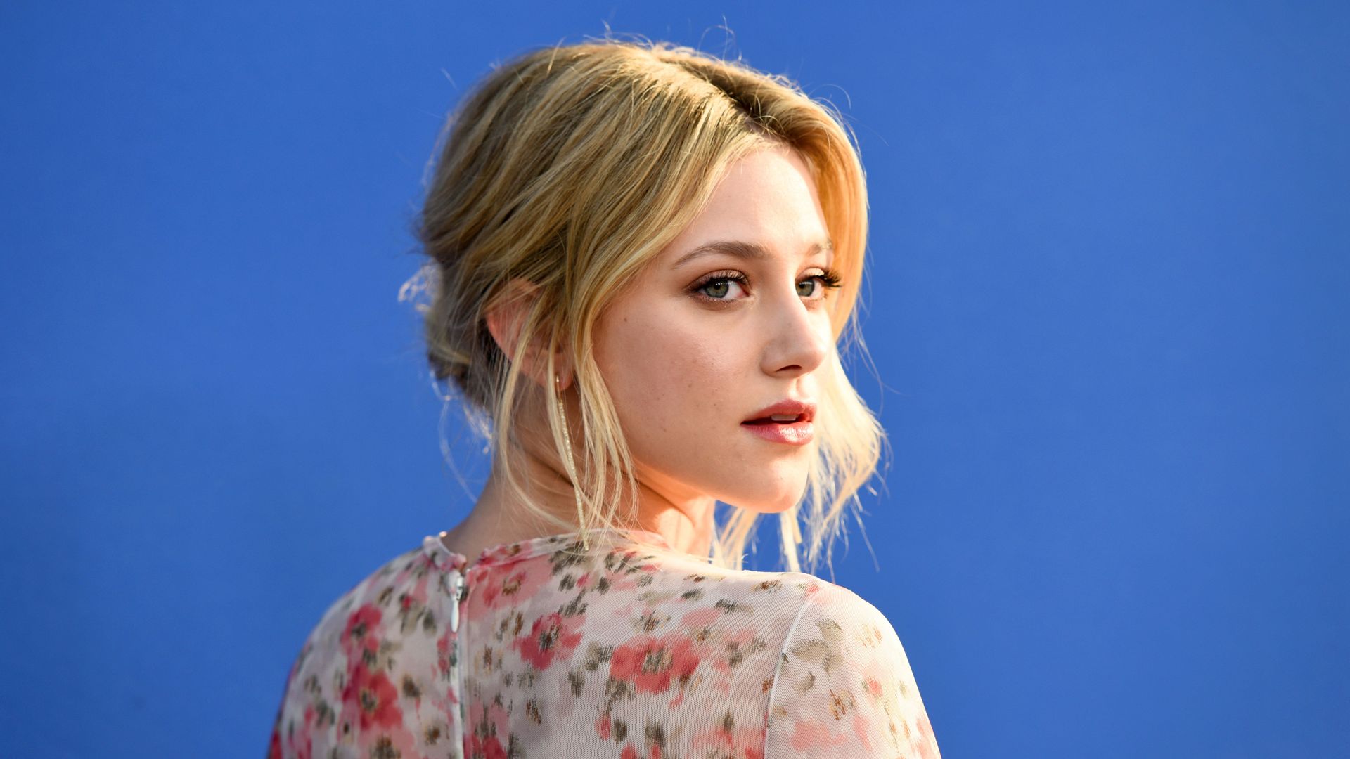 Lili Reinhart On Her Quarantine Beauty Routine Marie Claire 