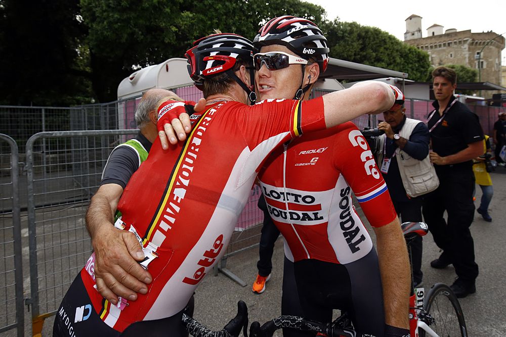 Andre Greipel celebrates victory with his Lotto Soudal teammates