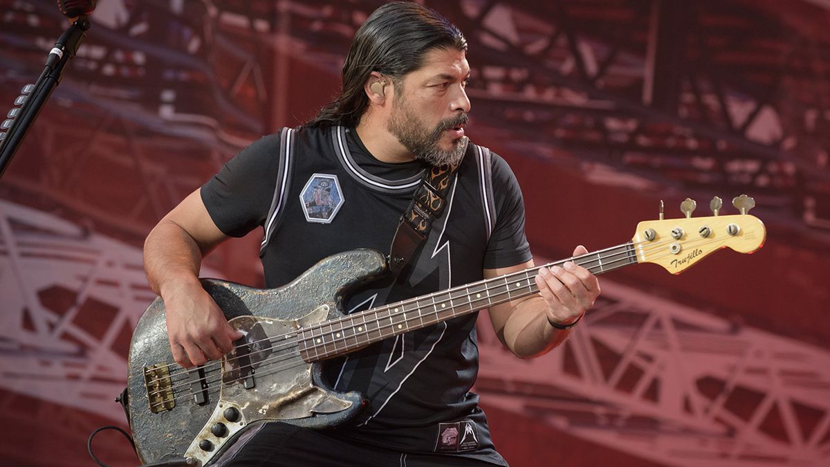 Metallica&#039;s Robert Trujillo onstage in Munich in 2015