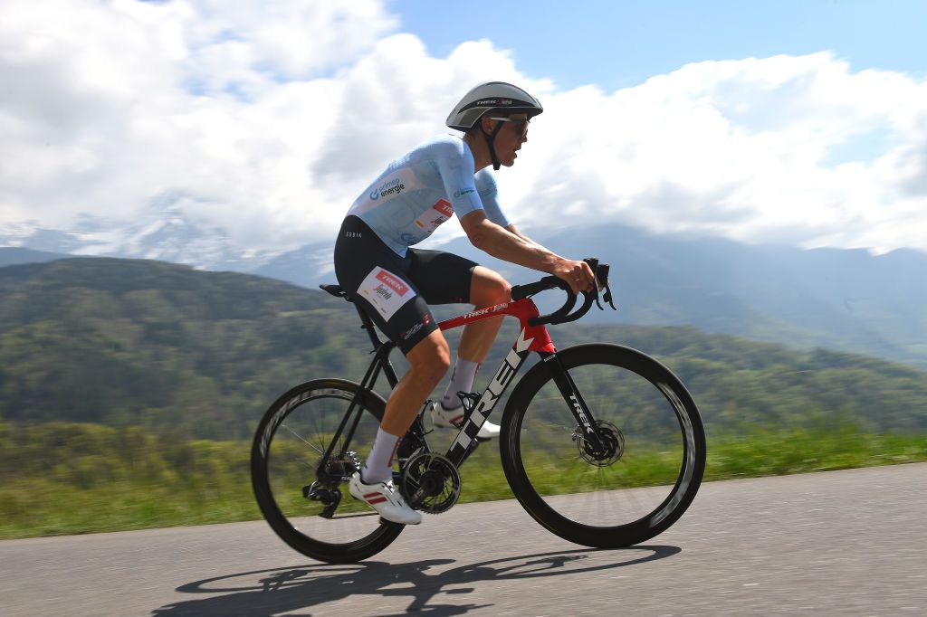VILLARSSUROLLON SWITZERLAND MAY 01 Toms Skujins of Latvia and Team Trek Segafredo Blue Mountain Jersey sprints during the 75th Tour De Romandie 2022 Stage 5 a 1584km Individual Time Trial stage from Aigle to VillarssurOllon 1256m ITT TDR2022 on May 01 2022 in VillarssurOllon Switzerland Photo by Dario BelingheriGetty Images