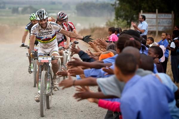Jose Hermida enjoys support from local school children