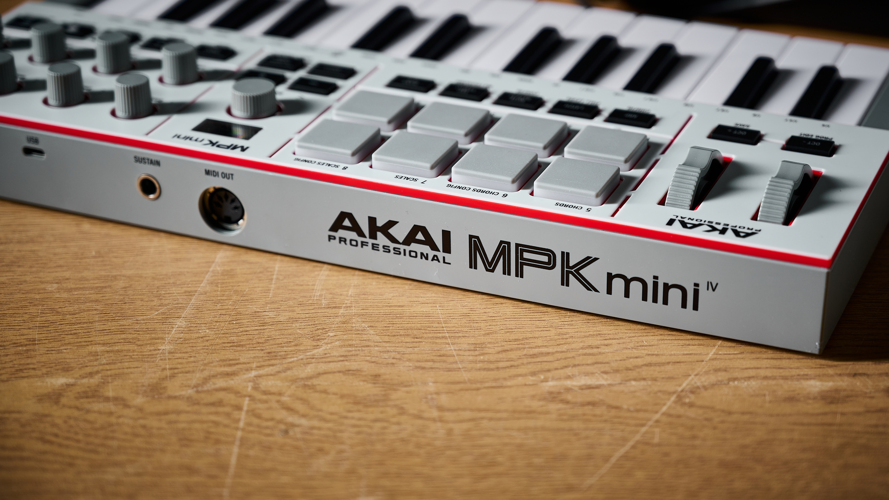 Akai MPK Mini IV