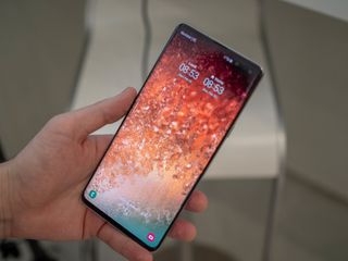 Samsung Galaxy S10 5G in hand