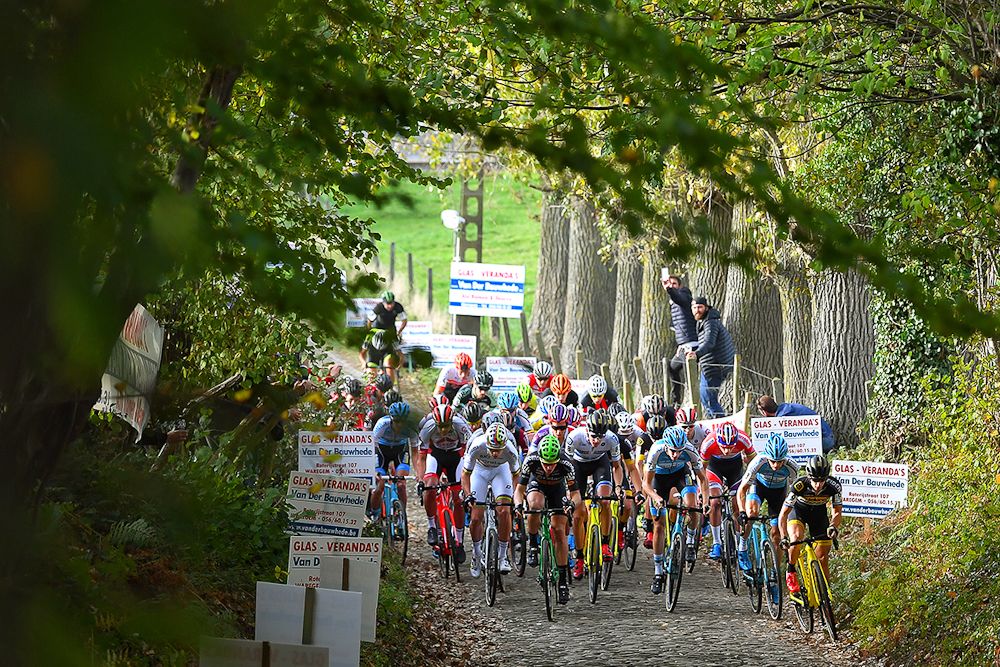 The men get underway at Koppenbergcross