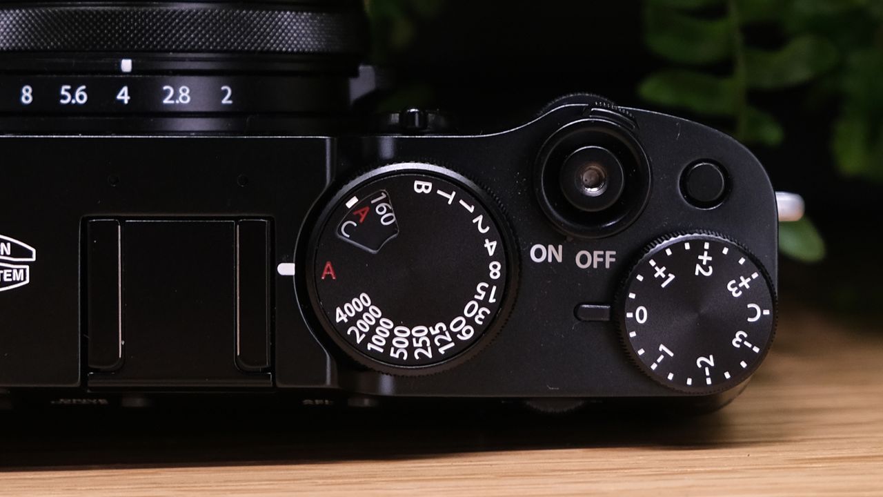 Fujifilm X100V