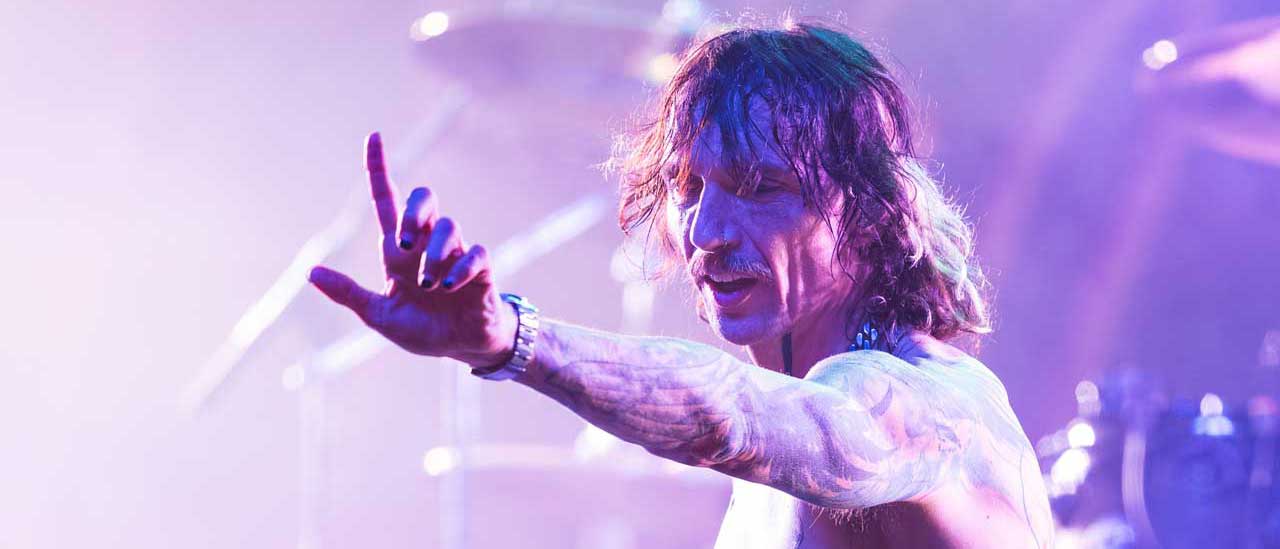 Justin Hawkins onstage