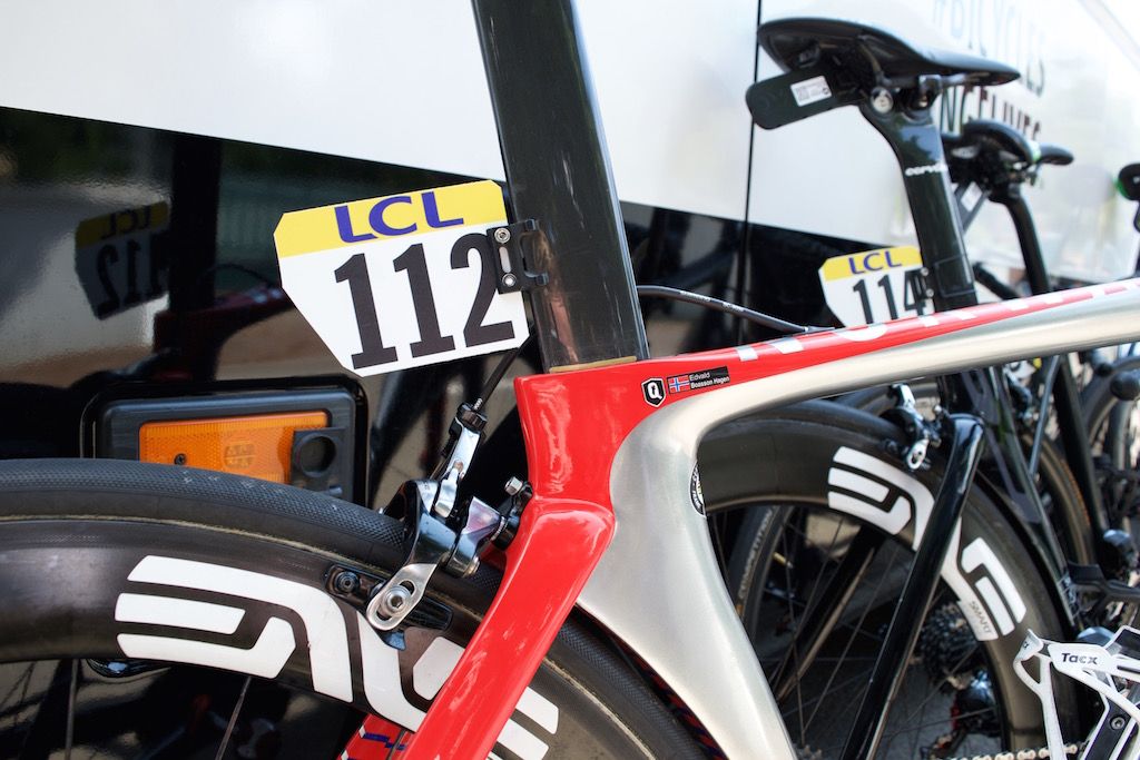 The bladed tubes of the S5 enhance the bike's aerondynamics. There is also a mark on the seat tube for an easy setup