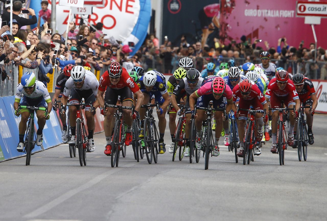 The sprint in full swing