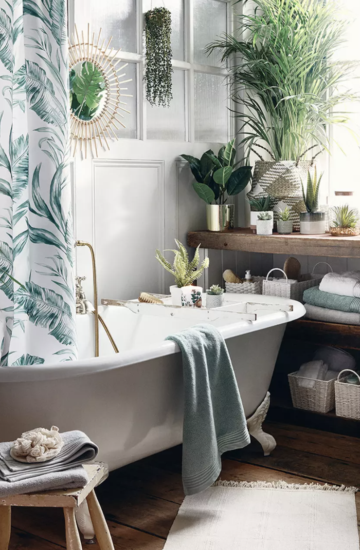 bathroom with tropical shower curtain