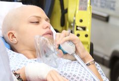 Jade Goody arriving at the Chelsea and Westminster Hospital