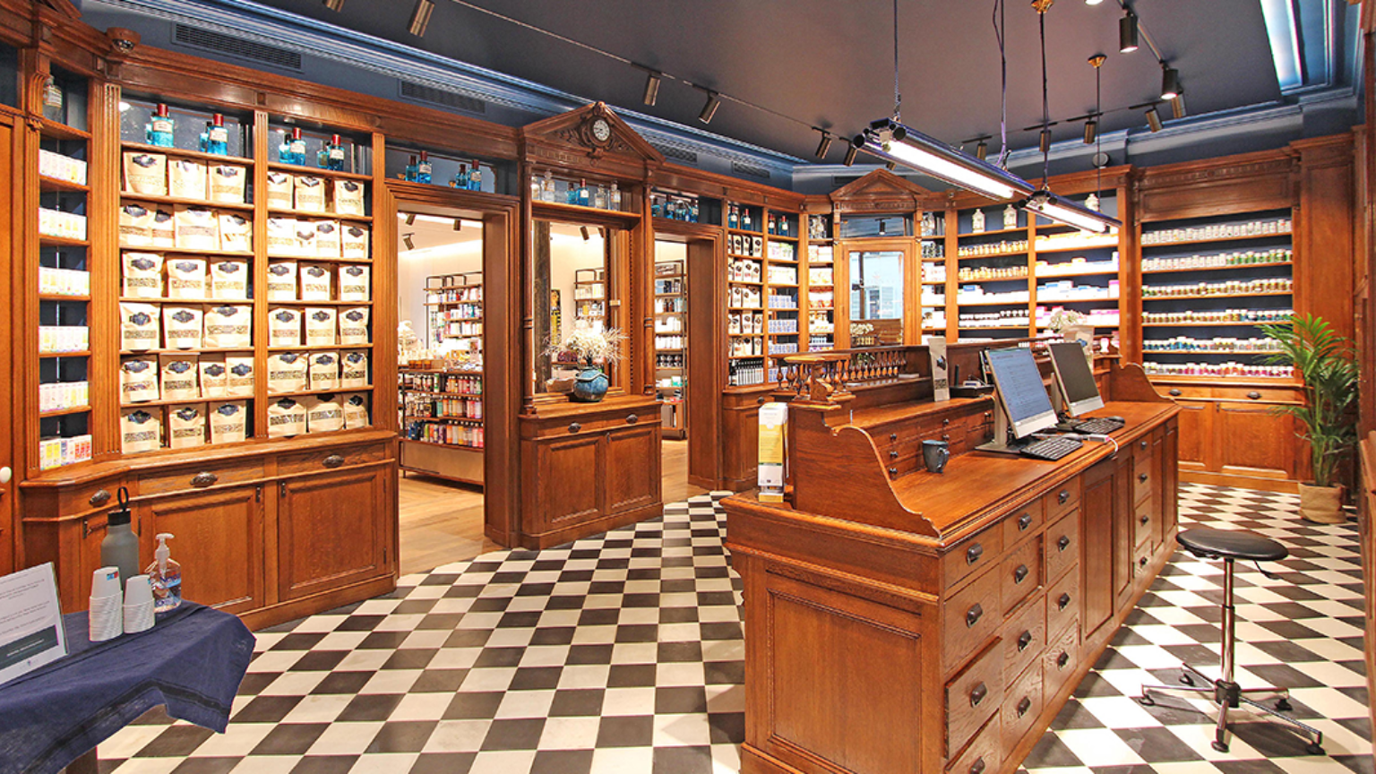 Pharmacie Cotinant interiors in Paris