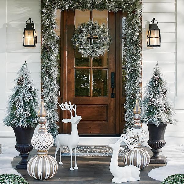 Outdoor Christmas decor ideas to add festive curb appeal | Real Homes