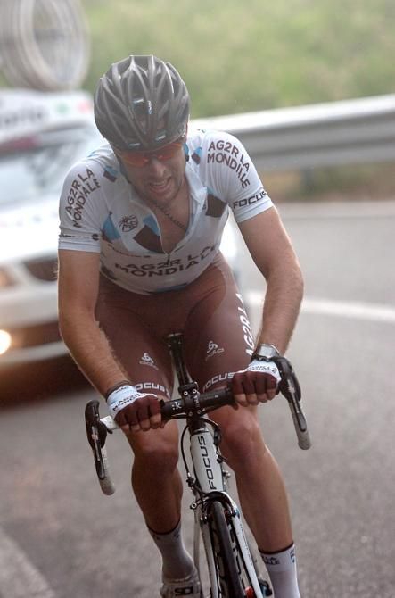 Sylvain Georges off the front