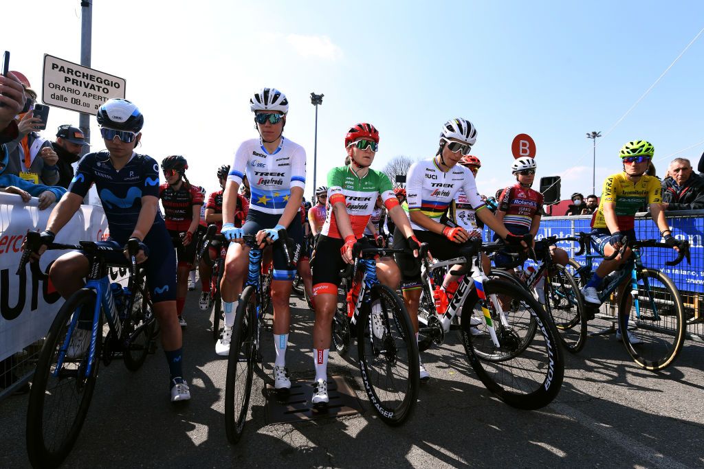 CITTIGLIO ITALY MARCH 20 LR Sara Martin Martin of Spain and Movistar Team Ellen Van Dijk of Netherlands Elisa Longo Borghini of Italy Elisa Balsamo of Italy and Team Trek Segafredo and Inga Cesuliene of Lithuania and Team Aromitalia Basso Bikes Vaiano during the 46th Trofeo Alfredo BindaComune di Cittiglio 2021 Womens Elite a 1418km one day race from Cocquio Trevisago to Cittiglio TrBinda UCIWWT on March 20 2022 in Cittiglio Italy Photo by Tim de WaeleGetty Images