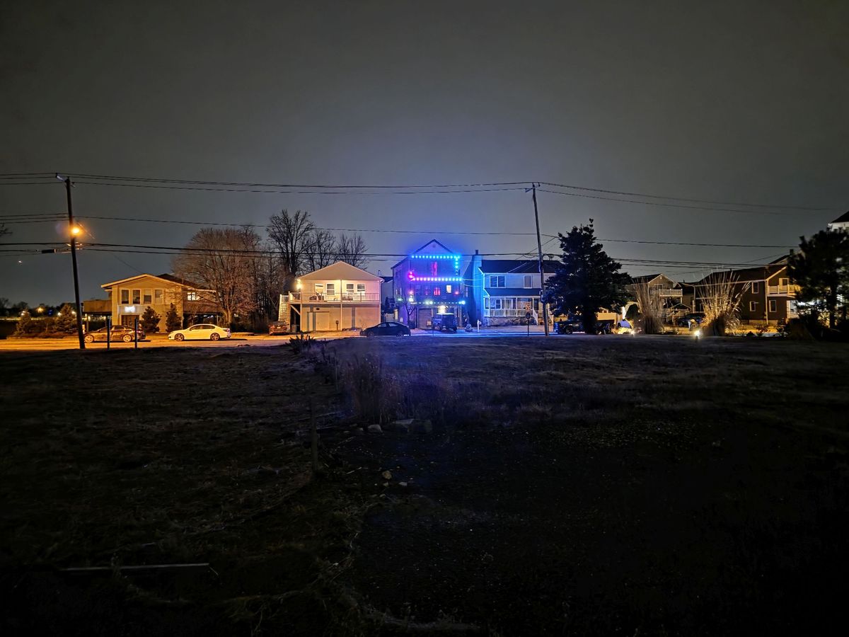 Samsung Galaxy S25 Ultra low light sample.