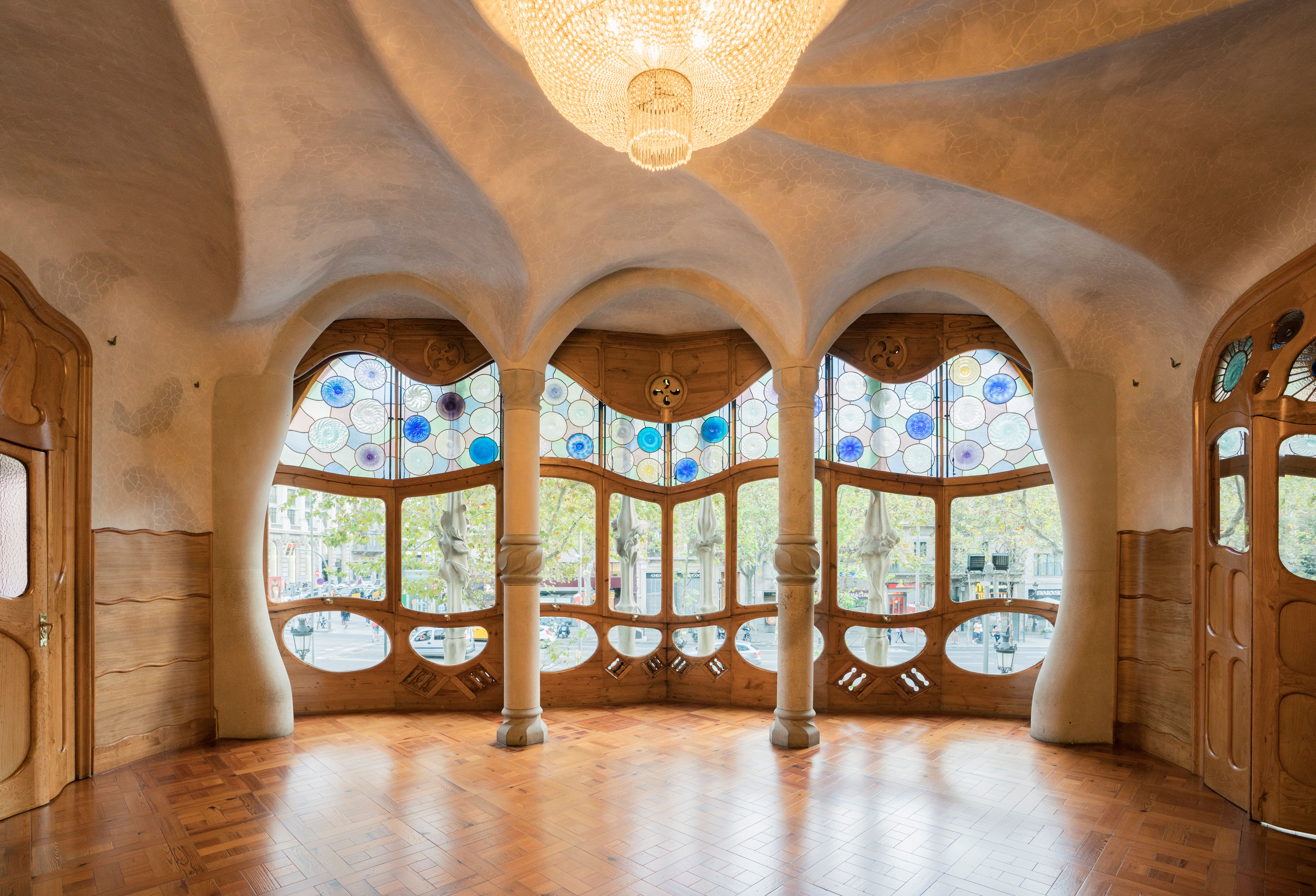 Antoni Gaudi Casa Bastllo