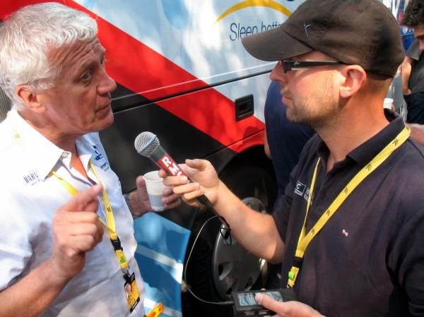 10:50 Patrick Lefevre talks with a French journalist