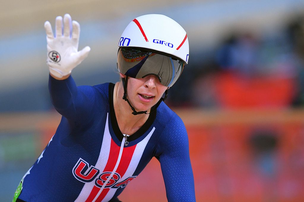 Sarah Hammer (United States of America) waves to the crowd