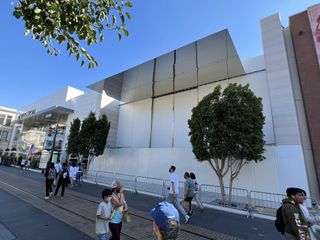 Mark Gurman Grove Mall Los Angeles