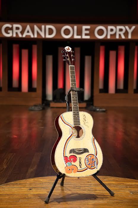 Dolly Parton is auctioning a "9 to 5" Oscar Schmidt acoustic