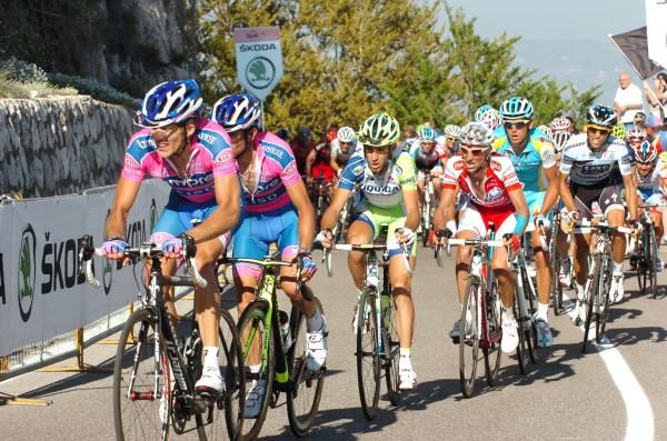 Lampre-ISD lead the pursuit of De Clercq