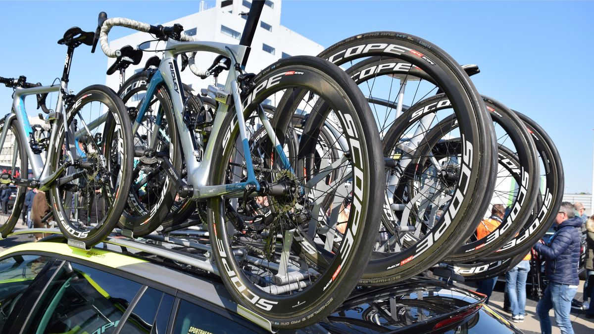 The Belgian Pro Continental squad use tubeless ready Scope wheels