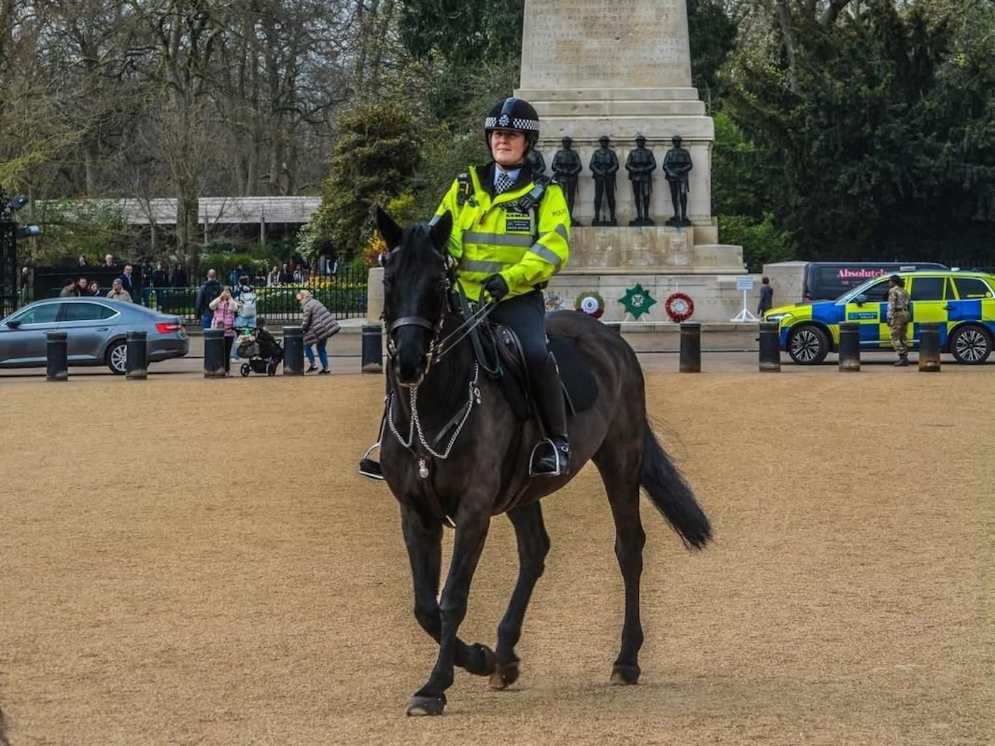 Elizabeth_0625_permission by Met Police_2