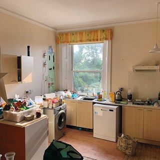 small kitchen with single level of units