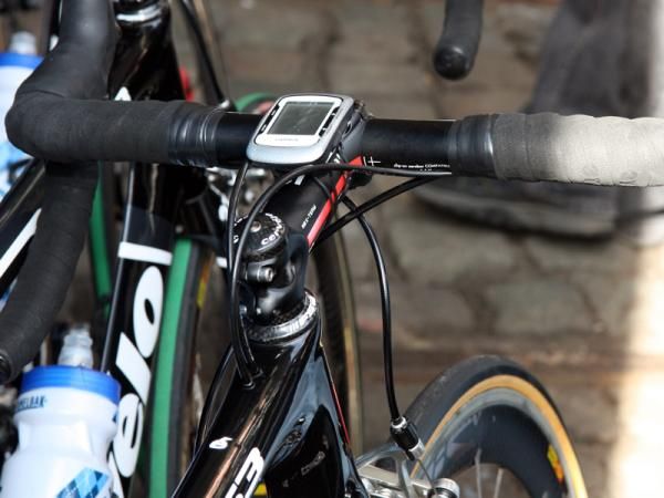 The Cervelo S3's internal routing is designed to tuck the derailleur housing in 'dirty air' behind the stem, leaving clean surfaces at the head tube and down tube around which air can flow.