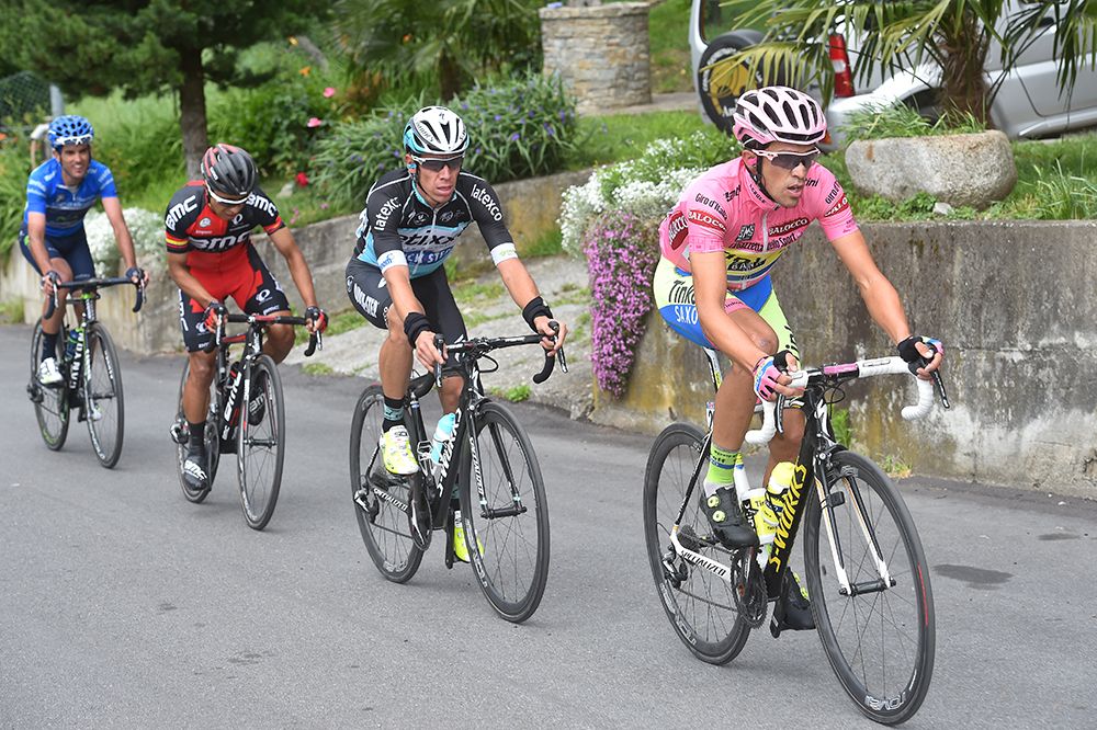 Alberto Contador was dropped after a mechanical problem on the Aprica