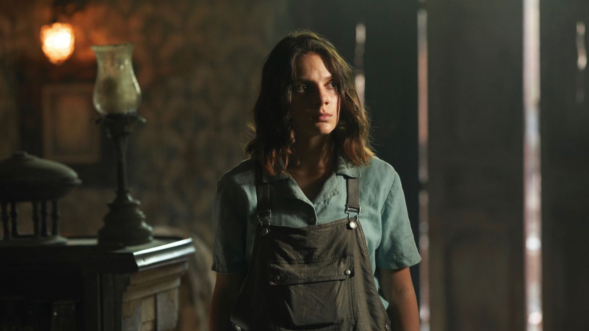 Dafne Keen in His Dark Materials