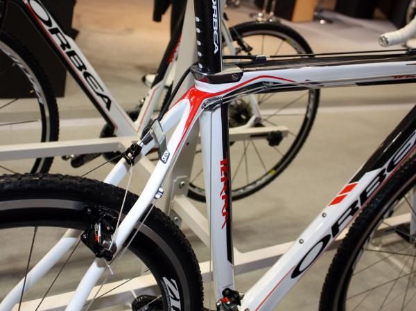 The riveted-on rear brake housing stop isn't just functional - it looks good, too.