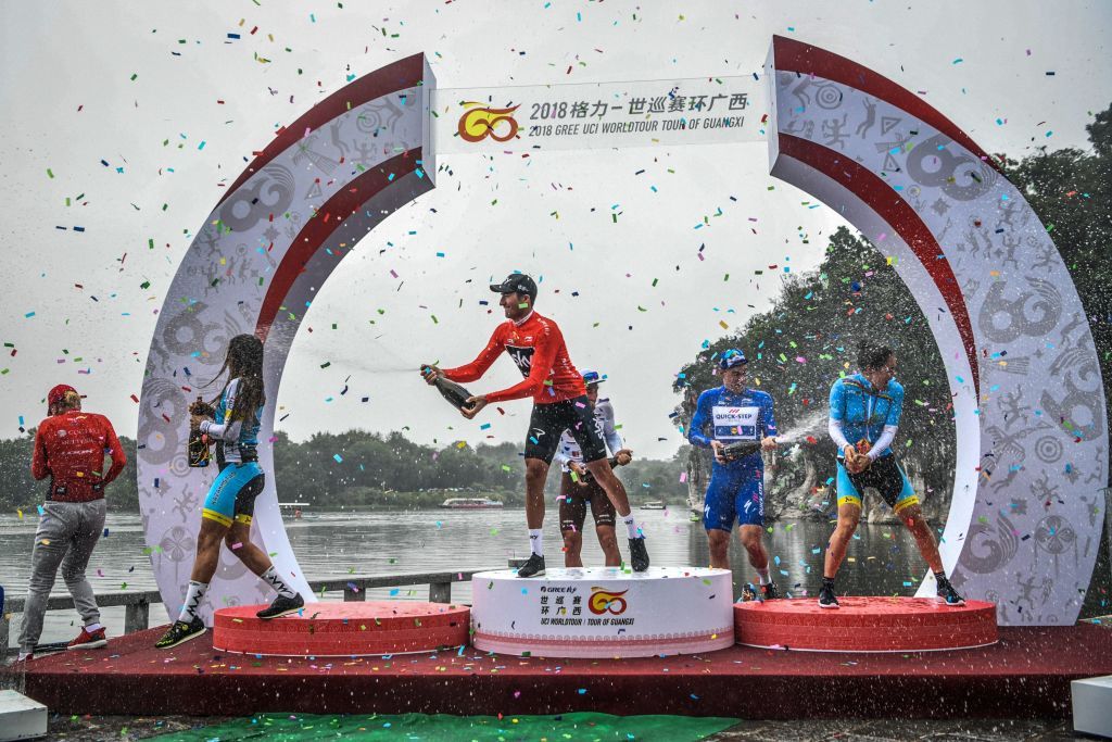 The women and men share the podium at the Tour of Guangxi