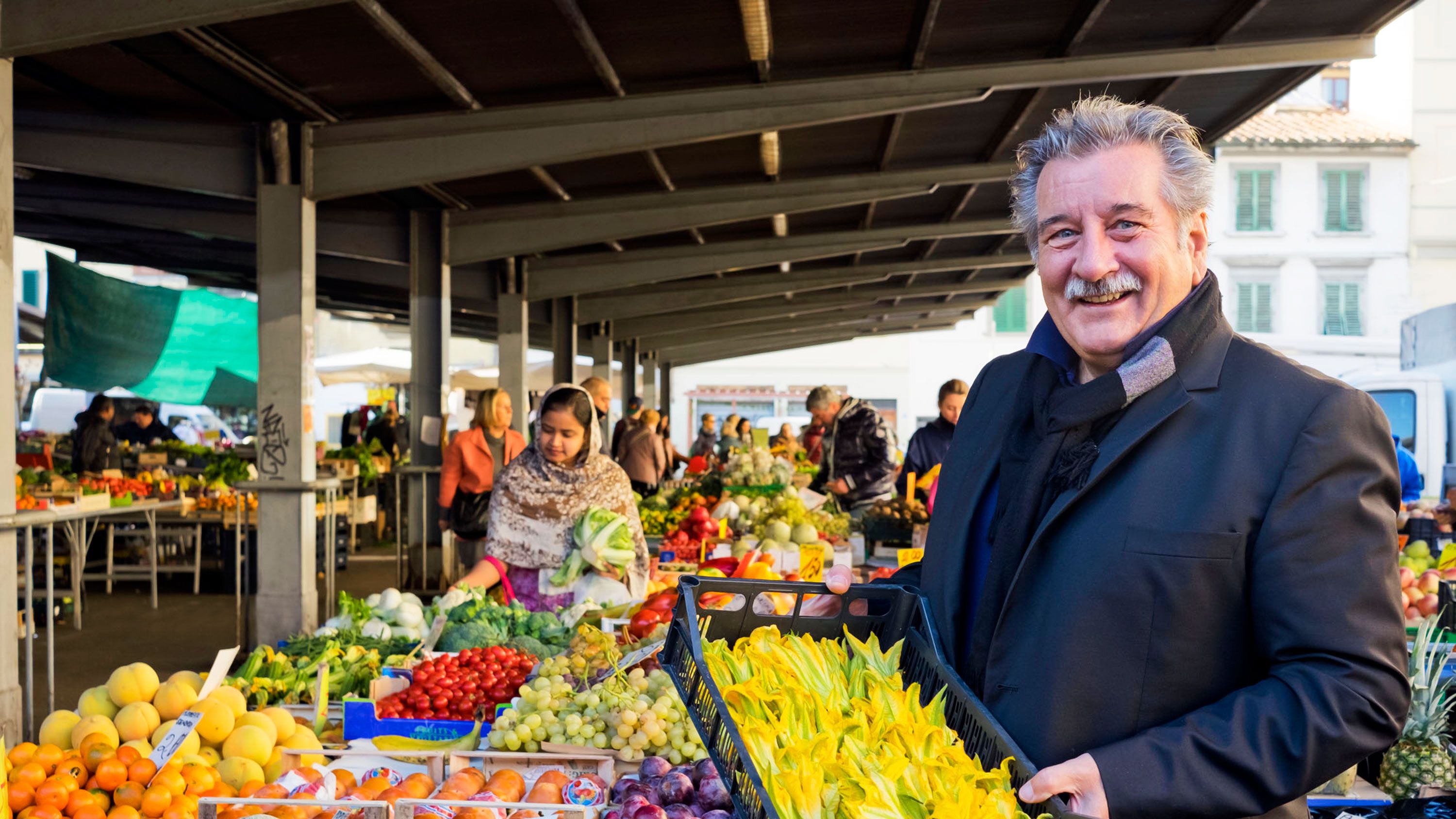 Public space, Marketplace, Retail, Whole food, Market, City, Trade, Bazaar, Grocer, Local food,