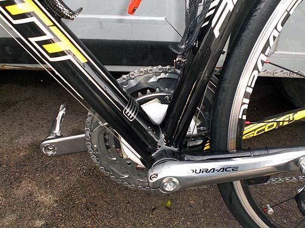 The ultralight frame is further augmented by the press-fit bottom bracket which saves 40g yet supposedly adds 8 percent in drivetrain rigidity.