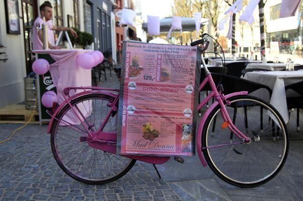 Pink bikes signal the arrival of the Giro d'Italia to Denmark