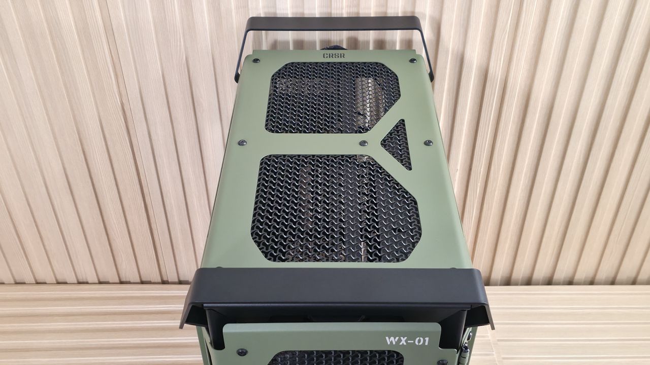 Corsair Warthog RS - Outside