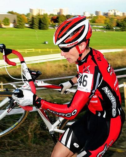 Andrew Watson (Norco Factory Team) picking off riders.