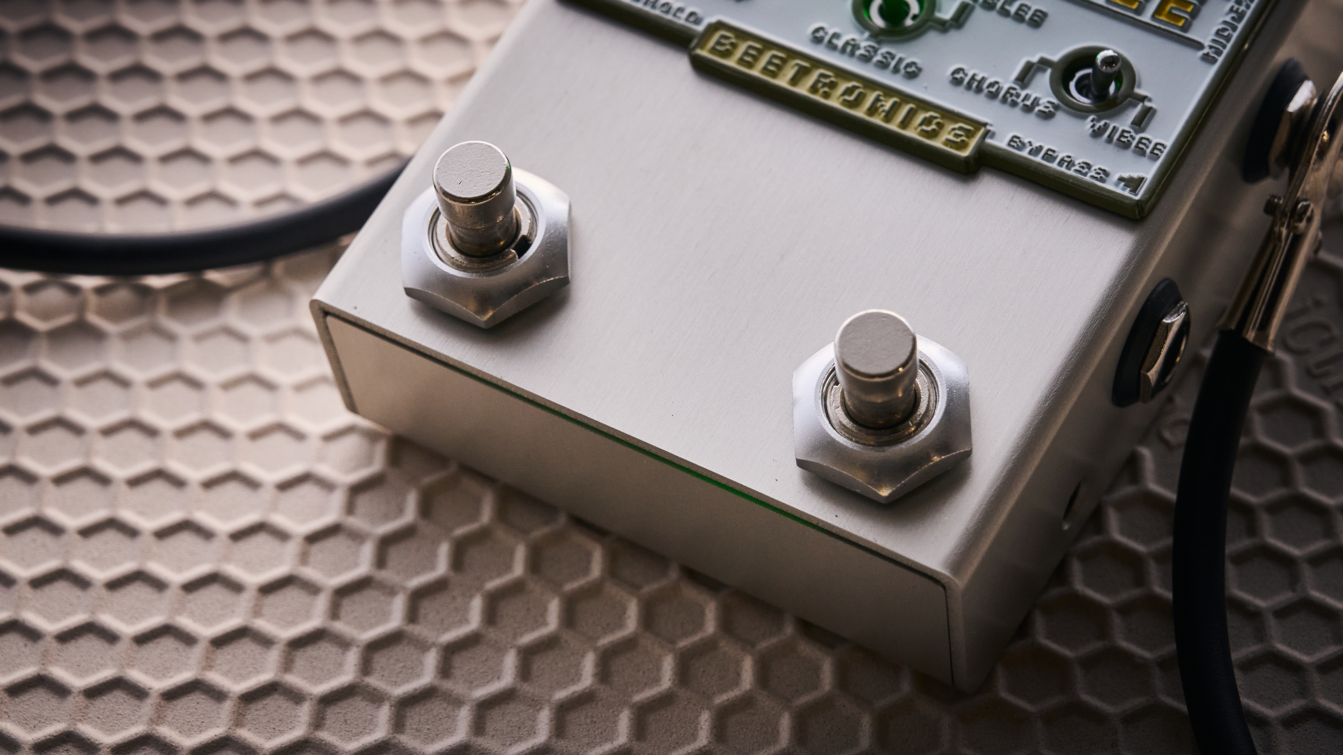 The footswitches on the Beetronics Seabee Lite chorus pedal
